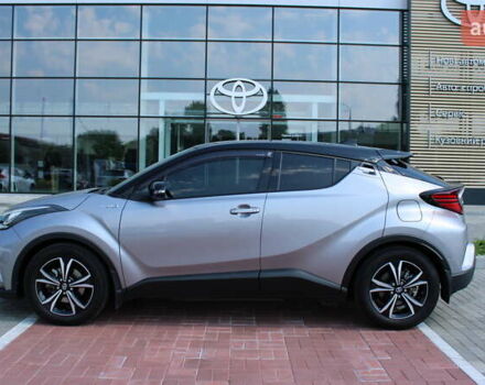 Серый Тойота C-HR, объемом двигателя 1.99 л и пробегом 53 тыс. км за 27300 $, фото 2 на Automoto.ua