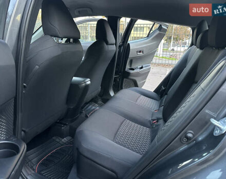 Серый Тойота C-HR, объемом двигателя 1.99 л и пробегом 60 тыс. км за 22500 $, фото 23 на Automoto.ua