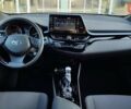 Серый Тойота C-HR, объемом двигателя 1.8 л и пробегом 81 тыс. км за 26309 $, фото 7 на Automoto.ua