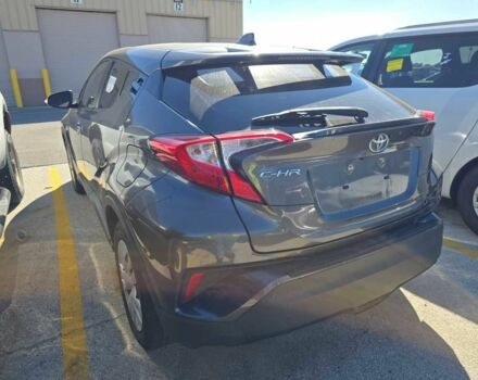 Серый Тойота C-HR, объемом двигателя 2 л и пробегом 32 тыс. км за 5300 $, фото 3 на Automoto.ua