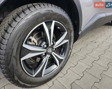 Серый Тойота C-HR, объемом двигателя 1.2 л и пробегом 60 тыс. км за 21900 $, фото 5 на Automoto.ua