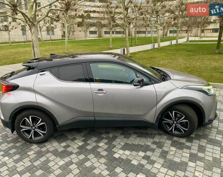 Серый Тойота C-HR, объемом двигателя 2 л и пробегом 76 тыс. км за 27000 $, фото 6 на Automoto.ua