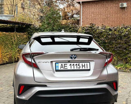 Серый Тойота C-HR, объемом двигателя 1.99 л и пробегом 67 тыс. км за 21500 $, фото 2 на Automoto.ua
