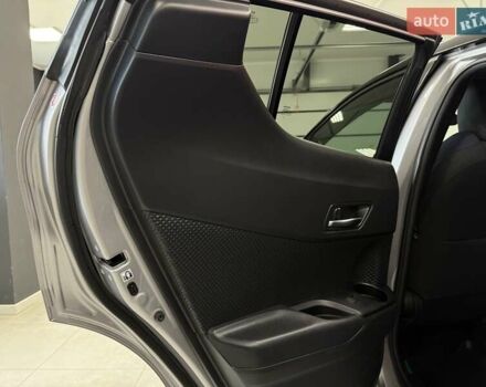 Сірий Тойота C-HR, об'ємом двигуна 1.99 л та пробігом 58 тис. км за 27500 $, фото 44 на Automoto.ua