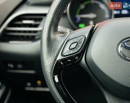 Сірий Тойота C-HR, об'ємом двигуна 1.99 л та пробігом 59 тис. км за 30060 $, фото 10 на Automoto.ua