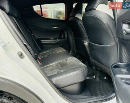 Сірий Тойота C-HR, об'ємом двигуна 1.99 л та пробігом 59 тис. км за 30060 $, фото 7 на Automoto.ua