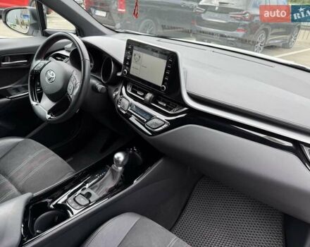 Серый Тойота C-HR, объемом двигателя 1.99 л и пробегом 95 тыс. км за 27300 $, фото 35 на Automoto.ua