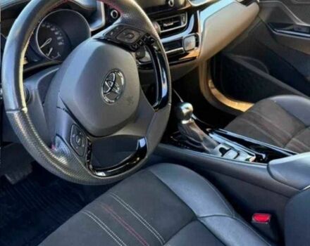 Серый Тойота C-HR, объемом двигателя 2 л и пробегом 64 тыс. км за 14800 $, фото 11 на Automoto.ua