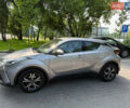 Серый Тойота C-HR, объемом двигателя 1.2 л и пробегом 72 тыс. км за 21500 $, фото 34 на Automoto.ua