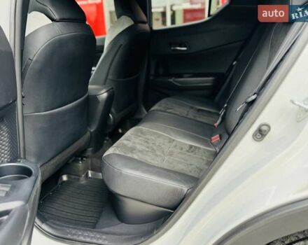 Сірий Тойота C-HR, об'ємом двигуна 1.99 л та пробігом 59 тис. км за 30060 $, фото 14 на Automoto.ua
