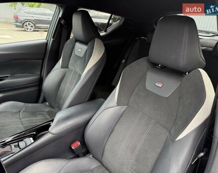Серый Тойота C-HR, объемом двигателя 1.99 л и пробегом 95 тыс. км за 27300 $, фото 18 на Automoto.ua