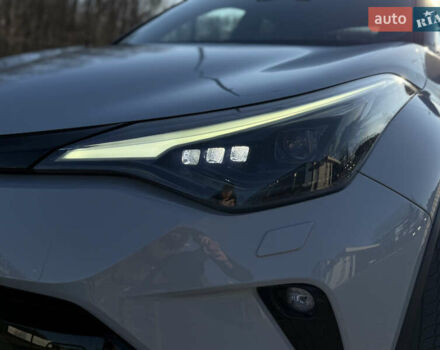 Сірий Тойота C-HR, об'ємом двигуна 2 л та пробігом 46 тис. км за 33000 $, фото 13 на Automoto.ua