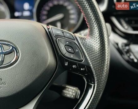 Сірий Тойота C-HR, об'ємом двигуна 1.99 л та пробігом 59 тис. км за 30060 $, фото 11 на Automoto.ua