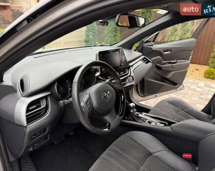 Серый Тойота C-HR, объемом двигателя 1.99 л и пробегом 43 тыс. км за 29500 $, фото 30 на Automoto.ua