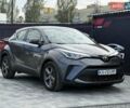 Серый Тойота C-HR, объемом двигателя 2 л и пробегом 81 тыс. км за 20999 $, фото 1 на Automoto.ua