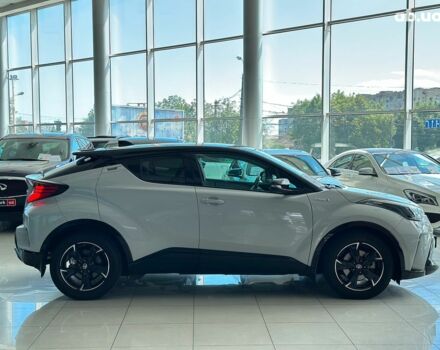 Серый Тойота C-HR, объемом двигателя 2 л и пробегом 27 тыс. км за 30990 $, фото 3 на Automoto.ua