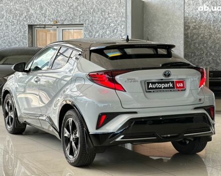 Серый Тойота C-HR, объемом двигателя 2 л и пробегом 27 тыс. км за 30990 $, фото 6 на Automoto.ua