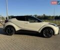 Сірий Тойота C-HR, об'ємом двигуна 1.99 л та пробігом 64 тис. км за 28200 $, фото 4 на Automoto.ua