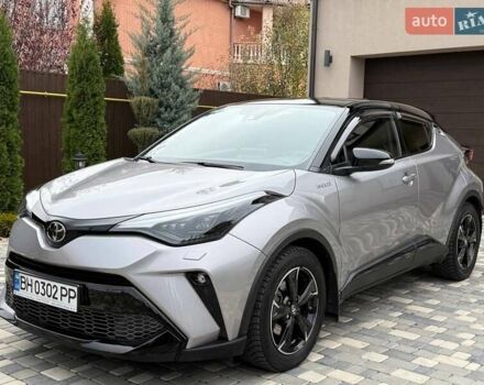 Серый Тойота C-HR, объемом двигателя 1.99 л и пробегом 43 тыс. км за 29500 $, фото 1 на Automoto.ua