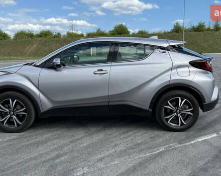 Серый Тойота C-HR, объемом двигателя 1.2 л и пробегом 27 тыс. км за 28000 $, фото 2 на Automoto.ua