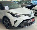 Серый Тойота C-HR, объемом двигателя 2 л и пробегом 27 тыс. км за 30990 $, фото 2 на Automoto.ua