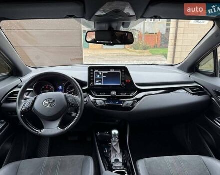 Серый Тойота C-HR, объемом двигателя 1.99 л и пробегом 43 тыс. км за 29500 $, фото 45 на Automoto.ua