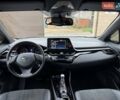 Серый Тойота C-HR, объемом двигателя 1.99 л и пробегом 43 тыс. км за 29500 $, фото 45 на Automoto.ua