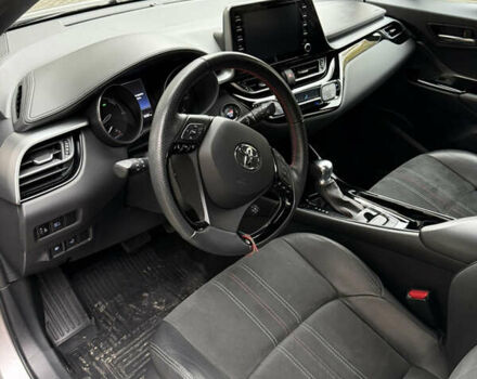 Серый Тойота C-HR, объемом двигателя 1.99 л и пробегом 19 тыс. км за 27500 $, фото 9 на Automoto.ua