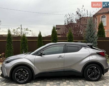 Серый Тойота C-HR, объемом двигателя 1.99 л и пробегом 43 тыс. км за 29500 $, фото 2 на Automoto.ua