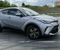 Серый Тойота C-HR, объемом двигателя 1.2 л и пробегом 25 тыс. км за 27400 $, фото 1 на Automoto.ua