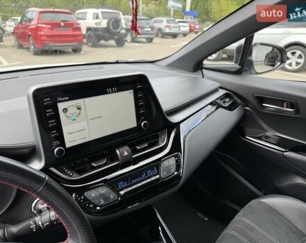 Серый Тойота C-HR, объемом двигателя 1.99 л и пробегом 95 тыс. км за 27300 $, фото 30 на Automoto.ua