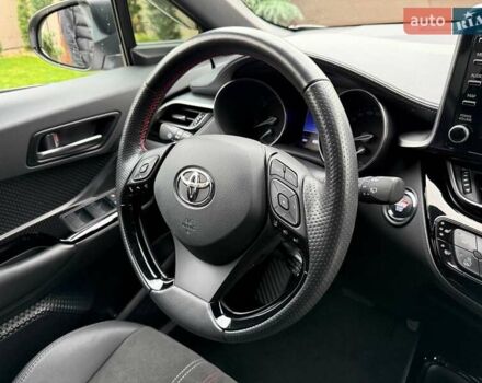 Серый Тойота C-HR, объемом двигателя 1.99 л и пробегом 43 тыс. км за 29500 $, фото 39 на Automoto.ua
