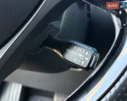 Сірий Тойота C-HR, об'ємом двигуна 2 л та пробігом 46 тис. км за 33000 $, фото 40 на Automoto.ua