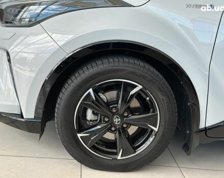 Серый Тойота C-HR, объемом двигателя 2 л и пробегом 27 тыс. км за 30990 $, фото 10 на Automoto.ua