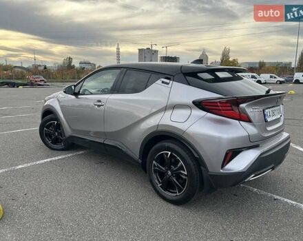 Серый Тойота C-HR, объемом двигателя 2 л и пробегом 18 тыс. км за 30900 $, фото 6 на Automoto.ua