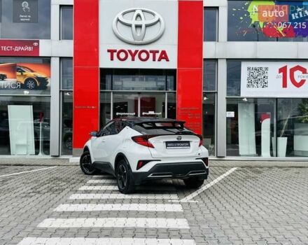 Сірий Тойота C-HR, об'ємом двигуна 1.99 л та пробігом 59 тис. км за 30060 $, фото 2 на Automoto.ua