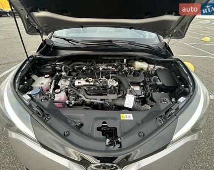 Серый Тойота C-HR, объемом двигателя 2 л и пробегом 18 тыс. км за 30900 $, фото 8 на Automoto.ua
