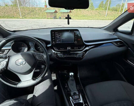 Серый Тойота C-HR, объемом двигателя 1.2 л и пробегом 27 тыс. км за 28000 $, фото 12 на Automoto.ua