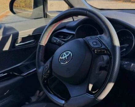 Серый Тойота C-HR, объемом двигателя 2 л и пробегом 64 тыс. км за 14800 $, фото 10 на Automoto.ua
