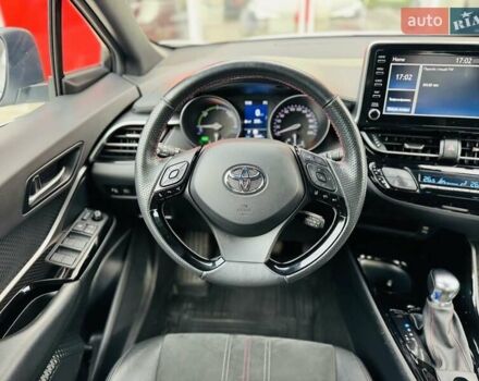 Сірий Тойота C-HR, об'ємом двигуна 1.99 л та пробігом 59 тис. км за 30060 $, фото 9 на Automoto.ua
