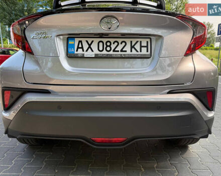 Серый Тойота C-HR, объемом двигателя 1.2 л и пробегом 72 тыс. км за 21500 $, фото 22 на Automoto.ua