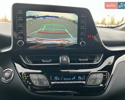 Серый Тойота C-HR, объемом двигателя 2 л и пробегом 18 тыс. км за 30900 $, фото 16 на Automoto.ua