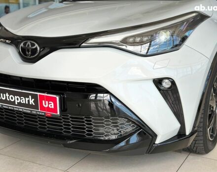 Серый Тойота C-HR, объемом двигателя 2 л и пробегом 27 тыс. км за 30990 $, фото 11 на Automoto.ua