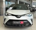 Серый Тойота C-HR, объемом двигателя 2 л и пробегом 27 тыс. км за 30990 $, фото 1 на Automoto.ua