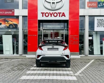 Сірий Тойота C-HR, об'ємом двигуна 1.99 л та пробігом 59 тис. км за 30060 $, фото 4 на Automoto.ua