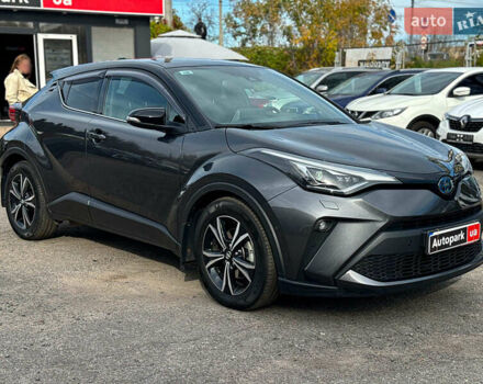Серый Тойота C-HR, объемом двигателя 2 л и пробегом 42 тыс. км за 29890 $, фото 3 на Automoto.ua
