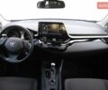 Серый Тойота C-HR, объемом двигателя 1.8 л и пробегом 29 тыс. км за 29900 $, фото 11 на Automoto.ua