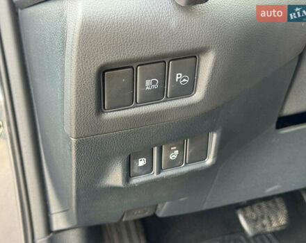 Серый Тойота C-HR, объемом двигателя 2 л и пробегом 42 тыс. км за 29890 $, фото 18 на Automoto.ua