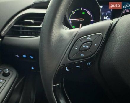 Серый Тойота C-HR, объемом двигателя 1.8 л и пробегом 28 тыс. км за 25490 $, фото 38 на Automoto.ua