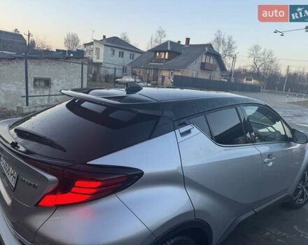 Серый Тойота C-HR, объемом двигателя 1.8 л и пробегом 58 тыс. км за 31200 $, фото 4 на Automoto.ua